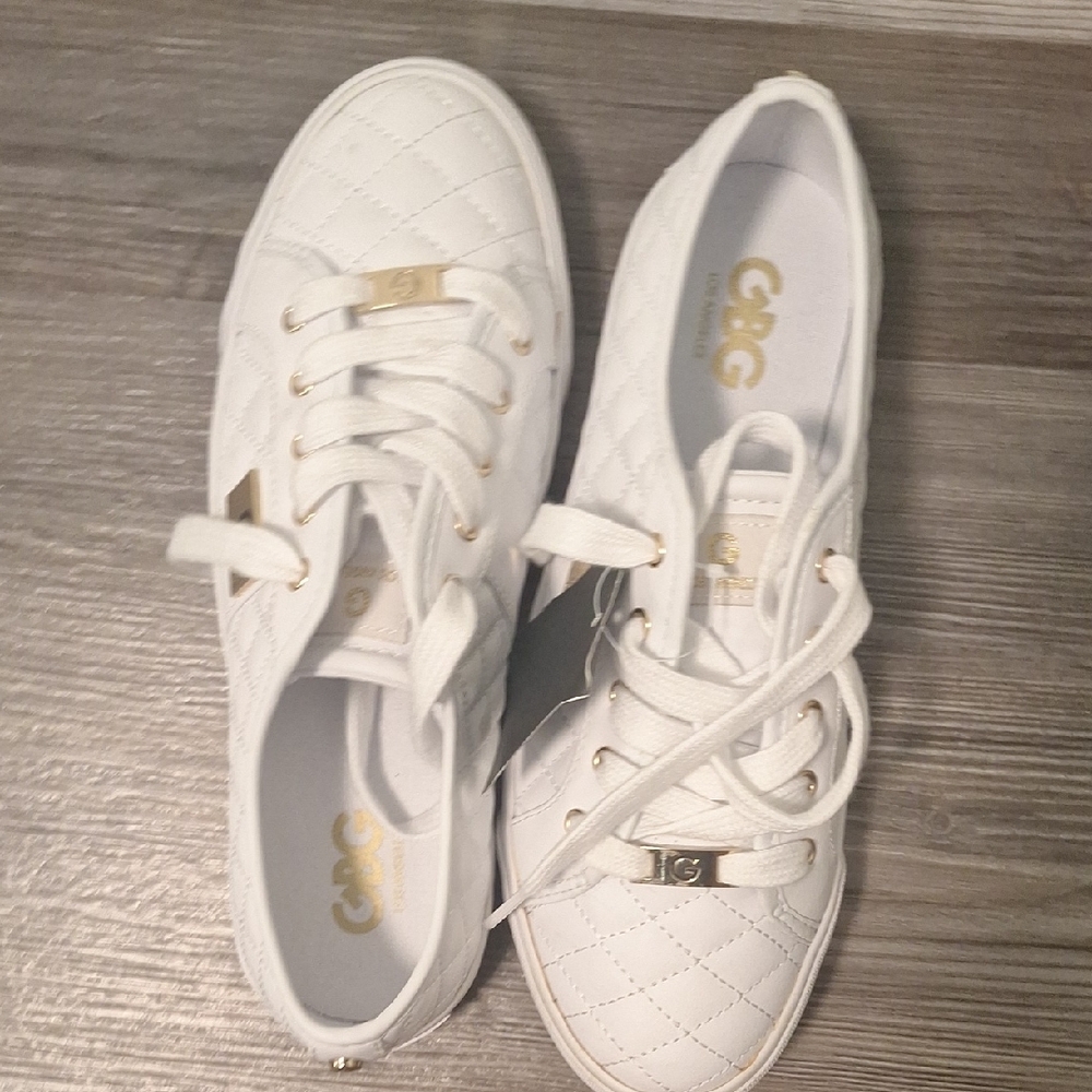 GBG Los Angeles White Minimalist Sneakers - Picture 4 of 7